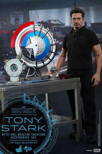 MMS 273 Tony Stark w/ Arc Reactor Creation Accessories