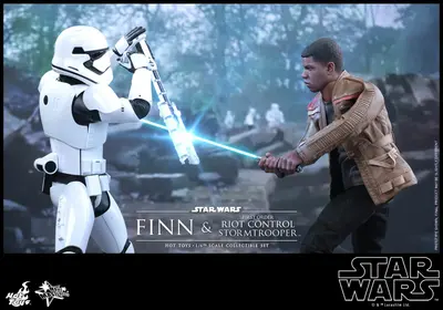 MMS 346 Finn & FO Rio Control Stormtrooper